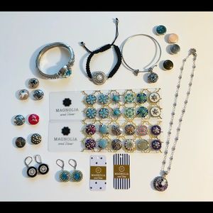 🌸 MAGNOLIA & VINE JEWELRY 🌺 EUC Christmas 🎄 Lot